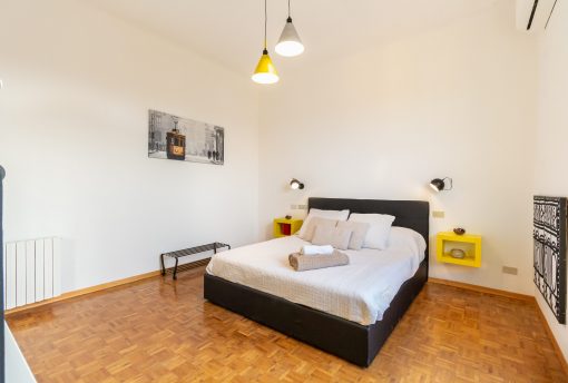 Alessia's Flat Isola M5 - Image 4